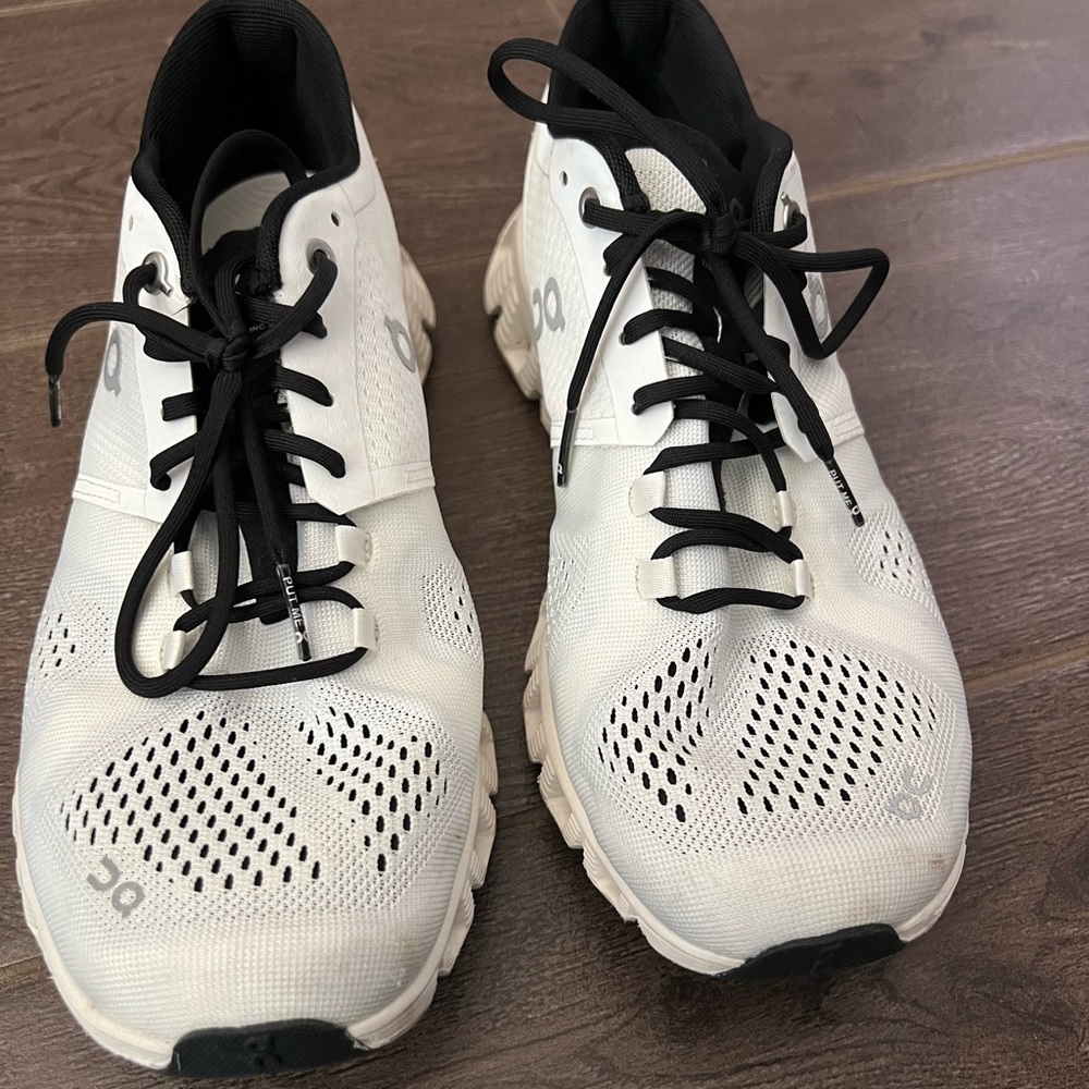 On Running cloud Helion sneakers